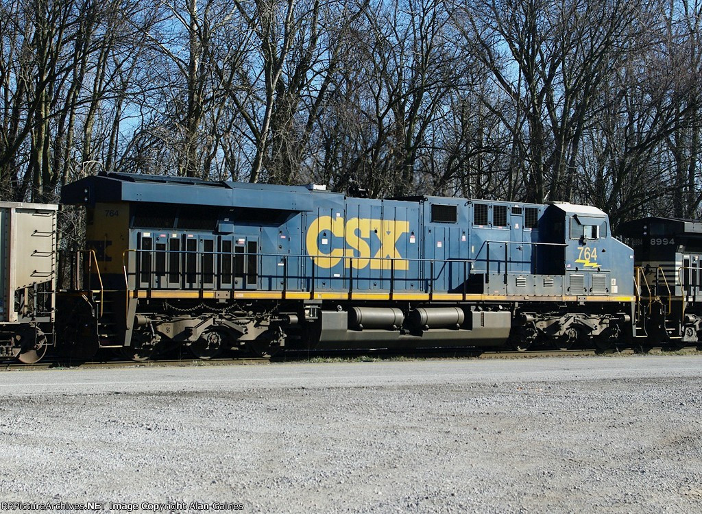 CSX ES44AC 764
